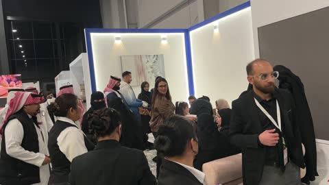 تقديم الضيافة فى معرض المصممين والمصممات فى المنطقة الشرقية يوم 29 من ديسمبر 2025 ، المملكة العربية السعودية، منصة إبداعية للأزياء والتصميم ، أحدث صيحات الموضة والإكسسوارات ،تفاعل مباشر مع الزوار ،  إبراز الهوية والابتكار، أجواء راقية داخل المعرض