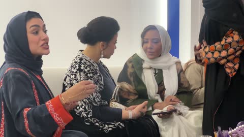 تفاعل مباشر مع الزوار فى  معرض المصممين والمصممات فى المنطقة الشرقية يوم 29 من ديسمبر 2025 ، المملكة العربية السعودية، منصة إبداعية للأزياء والتصميم ، أحدث صيحات الموضة والإكسسوارات  ،  إبراز الهوية والابتكار، أجواء راقية داخل المعرض