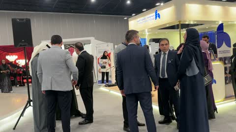 إبراز الهوية والابتكار، تجمع الزوار فى  معرض المصممين والمصممات فى المنطقة الشرقية يوم 29 من ديسمبر 2025 ، المملكة العربية السعودية، منصة إبداعية للأزياء والتصميم ، أحدث صيحات الموضة والإكسسوارات  ،  أجواء راقية داخل المعرض