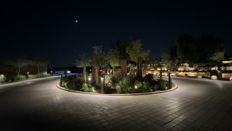 الاشجار والنبات الاخضر، تجربة تسوق شتوية مميزة تجمع بين الحرف اليدوية، بازار الشتاء أتاشيه في حي السفارات في مدينة الرياض من11 ديسمبر 2025 إلى 3 يناير 2026، فعالية تسوق وترفيه ممتعة، جو شتوي عائلي دافئ