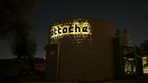 الاشجار والنبات الاخضر، تجربة تسوق شتوية مميزة تجمع بين الحرف اليدوية، بازار الشتاء أتاشيه في حي السفارات في مدينة الرياض من11 ديسمبر 2025 إلى 3 يناير 2026، فعالية تسوق وترفيه ممتعة، جو شتوي عائلي دافئ