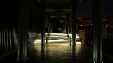 تجربة تسوق شتوية مميزة تجمع بين الحرف اليدوية، بيع منتجات محلية، اكشاك ومطاعم متنوعه، جلسة خارجية هادئة في بازار الشتاء في الليل في حي السفارات في مدينة الرياض من11 ديسمبر 2025 إلى 3 يناير 2026، جو شتوي عائلي دافئ