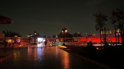 تجربة تسوق شتوية مميزة تجمع بين الحرف اليدوية، بيع منتجات محلية، اكشاك ومطاعم متنوعه، جلسة خارجية هادئة في بازار الشتاء في الليل في حي السفارات في مدينة الرياض من11 ديسمبر 2025 إلى 3 يناير 2026، جو شتوي عائلي دافئ