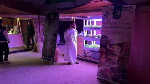 بازار الشتاء اتاشيه في الليل في حي السفارات في مدينة الرياض من11 ديسمبر 2025 إلى 3 يناير 2026، جو شتوي عائلي دافئ، تجربة تسوق شتوية مميزة تجمع بين الحرف اليدوية، بيع منتجات محلية، اكشاك ومطاعم متنوعه