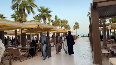 وجهة ساحلية شاطئية عائلية  ،  مطاعم ومقاهي سياحية  فى سولت البحر بكورنيش الخبر فى المنطقة الشرقية ،  المملكة العربية السعودية  ، أجواء هادئة وتجربة استرخاء ممتعه،  جلسات مطلة على البحر ،  فعاليات وأنشطة ترفيهية