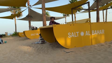 جلسات مطلة على البحر ،   وجهة ساحلية شاطئية عائلية  ،  سولت البحر بكورنيش الخبر فى المنطقة الشرقية ،  المملكة العربية السعودية ، أجواء هادئة وتجربة استرخاء ممتعه، مطاعم ومقاهي سياحية، فعاليات وأنشطة ترفيهية