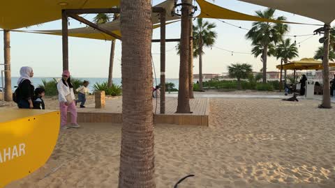 جلسات مطلة على البحر ،   وجهة ساحلية شاطئية عائلية  ،  سولت البحر بكورنيش الخبر فى المنطقة الشرقية ،  المملكة العربية السعودية ، أجواء هادئة وتجربة استرخاء ممتعه، مطاعم ومقاهي سياحية، فعاليات وأنشطة ترفيهية