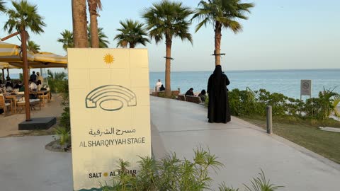 فعاليات وأنشطة ترفيهية  فى سولت البحر بكورنيش الخبر فى المنطقة الشرقية ،  المملكة العربية السعودية ، جلسات مطلة على البحر ،   وجهة ساحلية شاطئية عائلية  ،  أجواء هادئة وتجربة استرخاء ممتعه، مطاعم ومقاهي سياحية