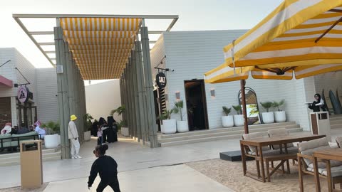 دورات المياه فى سولت البحر بكورنيش الخبر فى المنطقة الشرقية ،  المملكة العربية السعودية ، جلسات مطلة على البحر ،   وجهة ساحلية شاطئية عائلية  ،  أجواء هادئة وتجربة استرخاء ممتعه،   فعاليات وأنشطة ترفيهية ، مطاعم ومقاهي سياحية