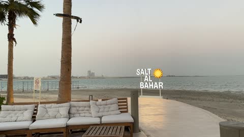 جلسات مطلة على البحر ،   وجهة ساحلية شاطئية عائلية  ،  سولت البحر بكورنيش الخبر فى المنطقة الشرقية ،  المملكة العربية السعودية ،  أجواء هادئة وتجربة استرخاء ممتعه،   فعاليات وأنشطة ترفيهية ، مطاعم ومقاهي سياحية