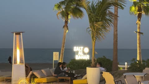 جلسات مطلة على البحر ،   وجهة ساحلية شاطئية عائلية  ،  سولت البحر بكورنيش الخبر فى المنطقة الشرقية ،  المملكة العربية السعودية ،  أجواء هادئة وتجربة استرخاء ممتعه،   فعاليات وأنشطة ترفيهية ، مطاعم ومقاهي سياحية