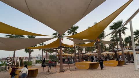 مطاعم ومقاهي سياحية فى سولت البحر بكورنيش الخبر فى المنطقة الشرقية ،  المملكة العربية السعودية ، جلسات مطلة على البحر ،   وجهة ساحلية شاطئية عائلية  ، أجواء هادئة وتجربة استرخاء ممتعه،   فعاليات وأنشطة ترفيهية