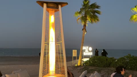 استخدام المدافئ في الجلسات الخارجية ،سولت البحر بكورنيش الخبر فى المنطقة الشرقية ،  المملكة العربية السعودية ، فعاليات وأنشطة ترفيهية ،مطاعم ومقاهي سياحية ، وجهة ساحلية شاطئية عائلية  ، أجواء هادئة وتجربة استرخاء ممتعه