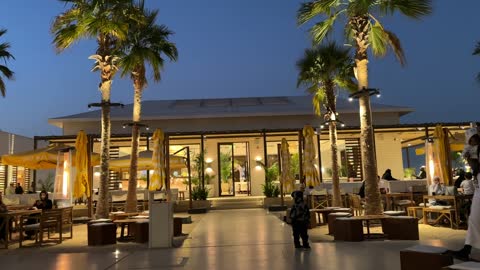 استخدام المدافئ في الجلسات الخارجية ،سولت البحر بكورنيش الخبر فى المنطقة الشرقية ،  المملكة العربية السعودية ، فعاليات وأنشطة ترفيهية ،مطاعم ومقاهي سياحية ، وجهة ساحلية شاطئية عائلية  ، أجواء هادئة وتجربة استرخاء ممتعه