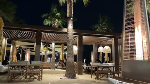 استخدام المدافئ في الجلسات الخارجية ،سولت البحر بكورنيش الخبر فى المنطقة الشرقية ،  المملكة العربية السعودية ، فعاليات وأنشطة ترفيهية ،مطاعم ومقاهي سياحية ، وجهة ساحلية شاطئية عائلية  ، أجواء هادئة وتجربة استرخاء ممتعه