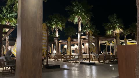 مقاهي ومطاعم باطلالات مفتوحة فى سولت البحر بكورنيش الخبر فى المنطقة الشرقية ،  المملكة العربية السعودية ، فعاليات وأنشطة ترفيهية ،وجهة ساحلية شاطئية عائلية  ، جلسات مطلة على البحر ، أجواء هادئة وتجربة استرخاء ممتعه