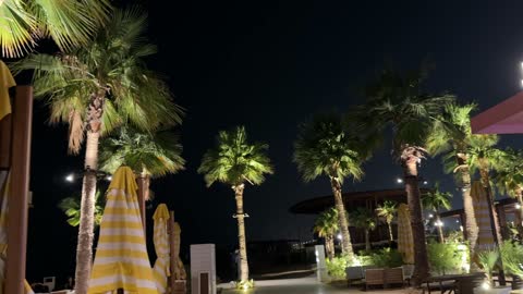 مقاهي ومطاعم باطلالات مفتوحة فى سولت البحر بكورنيش الخبر فى المنطقة الشرقية ،  المملكة العربية السعودية ، فعاليات وأنشطة ترفيهية ،وجهة ساحلية شاطئية عائلية  ، جلسات مطلة على البحر ، أجواء هادئة وتجربة استرخاء ممتعه