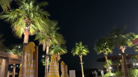 مقاهي ومطاعم باطلالات مفتوحة فى سولت البحر بكورنيش الخبر فى المنطقة الشرقية ،  المملكة العربية السعودية ، فعاليات وأنشطة ترفيهية ،وجهة ساحلية شاطئية عائلية  ، جلسات مطلة على البحر ، أجواء هادئة وتجربة استرخاء ممتعه