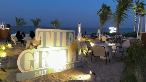 أجواء هادئة وتجربة استرخاء ممتعه فى سولت البحر بكورنيش الخبر فى المنطقة الشرقية ،  المملكة العربية السعودية ، فعاليات وأنشطة ترفيهية ،وجهة ساحلية شاطئية عائلية  ، مطاعم ومقاهي سياحية ، جلسات مطلة على البحر