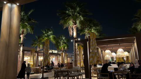 وجهة ساحلية شاطئية عائلية  ، سولت البحر بكورنيش الخبر فى المنطقة الشرقية ،  المملكة العربية السعودية ، فعاليات وأنشطة ترفيهية ، مطاعم ومقاهي سياحية ،أجواء هادئة وتجربة استرخاء ممتعه، جلسات مطلة على البحر