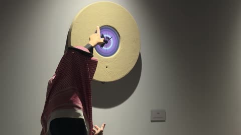 تجربة بصرية متكاملة فى المعرض الفني المشترك ، فعالية بين ثقافتين (السعودية والصين) في قاعة  الملفى بمدينة مسك بالرياض يوم 24 ديسمبر 2025  ، تجربة الشارع الصيني، فنون أدائية وموسيقية تعكس التبادل الثقافي والحضاري ، عروض فنية حية