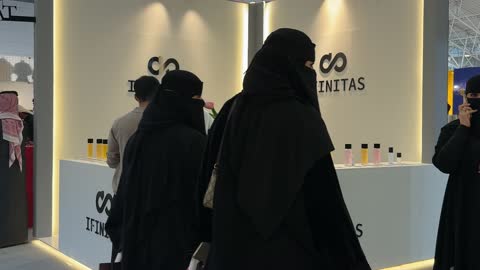 تجربة تسوق مميزة  فى معرض العود الأزرق والعطور الدولى فى مركز الرياض الدولي للمعارض والمؤتمرات يوم 25 من ديسمبر 2025، المنتجات العطرية الفاخرة، ماركات عالمية ومحلية