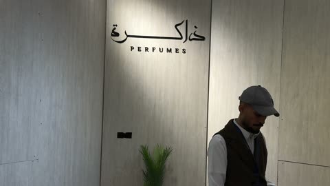 العطور الفاخرة  فى معرض العود الأزرق والعطور الدولى فى مركز الرياض الدولي للمعارض والمؤتمرات يوم 25 من ديسمبر 2025،  ماركات عالمية ومحلية ، تجربة تسوق مميزة