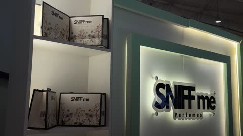 ماركات عالمية ومحلية فى معرض العود الأزرق والعطور الدولى فى مركز الرياض الدولي للمعارض والمؤتمرات يوم 25 من ديسمبر 2025 ، المنتجات العطرية الفاخرة، تجربة تسوق مميزة