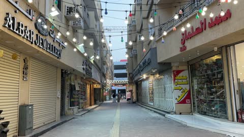 التراث الثقافي والتجارة التقليدية ، سوق الحب في الدمام بالمنطقة الشرقية، المملكة العربية السعودية،المحلات والبضائع المحلية ،  اكشاك الطعام المختلفة