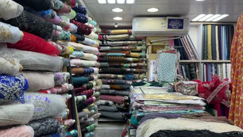 المحلات والبضائع المحلية التجارية ، سوق الحب في الدمام بالمنطقة الشرقية، المملكة العربية السعودية، التراث الثقافي والتجارة التقليدية ، اكشاك الطعام المختلفة