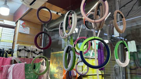 المحلات والبضائع المحلية التجارية ، سوق الحب في الدمام بالمنطقة الشرقية، المملكة العربية السعودية، التراث الثقافي والتجارة التقليدية ، اكشاك الطعام المختلفة