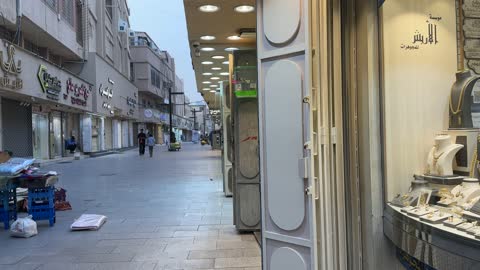 سوق الحب في الدمام بالمنطقة الشرقية، المملكة العربية السعودية، التراث الثقافي والتجارة التقليدية ، اكشاك الطعام المختلفة،  المحلات والبضائع المحلية التجارية