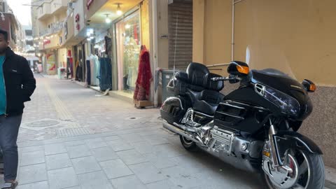 سوق الحب في الدمام بالمنطقة الشرقية، المملكة العربية السعودية، التراث الثقافي والتجارة التقليدية ، اكشاك الطعام المختلفة،  المحلات والبضائع المحلية التجارية