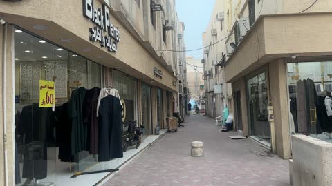 المحلات والبضائع المحلية التجارية  فى سوق الحب في الدمام بالمنطقة الشرقية، المملكة العربية السعودية، التراث الثقافي والتجارة التقليدية ، اكشاك الطعام المختلفة