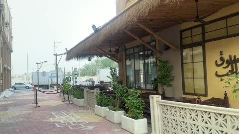 سوق الحب في الدمام بالمنطقة الشرقية، المملكة العربية السعودية، التراث الثقافي والتجارة التقليدية ، المحلات والبضائع المحلية التجارية، اكشاك الطعام المختلفة