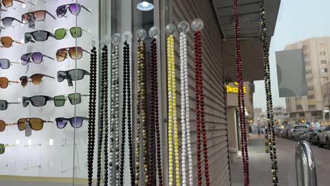 المحلات والبضائع المحلية التجارية فى سوق الحب في الدمام بالمنطقة الشرقية، المملكة العربية السعودية، التراث الثقافي والتجارة التقليدية ، اكشاك الطعام المختلفة