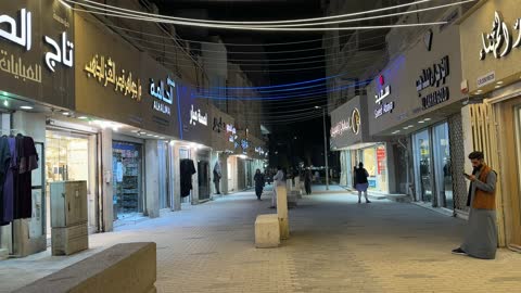 التراث الثقافي والتجارة التقليدية  فى سوق الحب في الدمام بالمنطقة الشرقية، المملكة العربية السعودية،  المحلات والبضائع المحلية التجارية ، اكشاك الطعام المختلفة