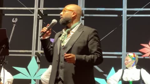 عروض فلكلورية وموسيقى حية فى مهرجان للطعام فى حدائق إثراء الخارجية بالظهران، الشرقية ، المملكة العربية السعودية، يوم 28 من ديسمبر 2025 ، جلسات خارجية ممتعه،  تجربة طعام عالمية ، مطاعم دولية ومحلية ، أجواء عائلية وترفيهية