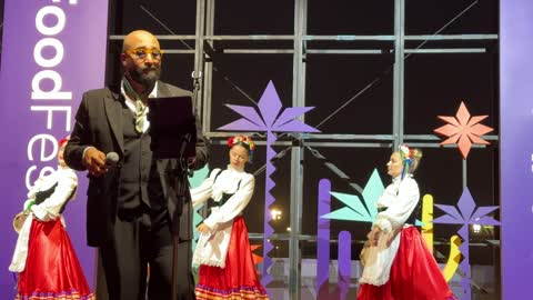 عروض فلكلورية وموسيقى حية فى مهرجان للطعام فى حدائق إثراء الخارجية بالظهران، الشرقية ، المملكة العربية السعودية، يوم 28 من ديسمبر 2025 ، جلسات خارجية ممتعه،  تجربة طعام عالمية ، مطاعم دولية ومحلية ، أجواء عائلية وترفيهية