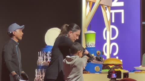 تقديم تجربة طعام عالمية  فى مهرجان للطعام فى حدائق إثراء الخارجية بالظهران، الشرقية ، المملكة العربية السعودية، يوم 28 من ديسمبر 2025  ،  مطاعم دولية ومحلية ،  جلسات خارجية ممتعه ، أجواء عائلية وترفيهية