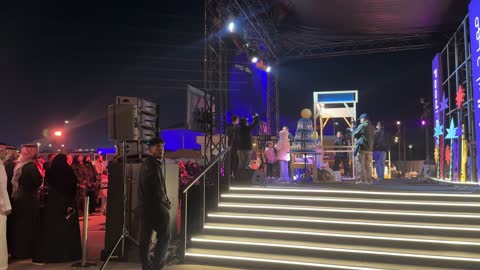 تجربة طهى وتقديم الطعام فى مهرجان للطعام فى حدائق إثراء الخارجية بالظهران، الشرقية ، المملكة العربية السعودية، يوم 28 من ديسمبر 2025  ،  مطاعم دولية ومحلية ،  جلسات خارجية ممتعه ، أجواء عائلية وترفيهية