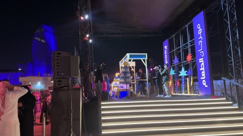 تجربة طهى وتقديم الطعام فى مهرجان للطعام فى حدائق إثراء الخارجية بالظهران، الشرقية ، المملكة العربية السعودية، يوم 28 من ديسمبر 2025  ،  مطاعم دولية ومحلية ،  جلسات خارجية ممتعه ، أجواء عائلية وترفيهية