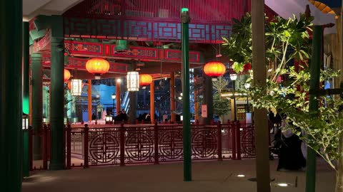 وجهة ترفيهية عالمية جديدة، مدينة القدية 6 فلاجز، المملكة العربية السعودية، يوم 1 من يناير 2026  ، ألعاب ومغامرات مثيرة، مرافق حديثة وتجارب استثنائية، أجواء احتفالية للعائلات والشباب، أحد أبرز مشاريع الترفيه ضمن رؤية السعودية 2030.