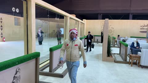 مهرجان الملك عبدالعزيز للصقور – الرياض، المملكة العربية السعودية يوم 4 من يناير 2026 ، فعالية تراثية وطنية تعكس ثقافة الصقارة السعودية، عروض ومنافسات للصقور، مشاركة واسعة من الصقارين، أجواء تراثية تجمع الأصالة والهوية، أحد أبرز المهرجانات الثقافية في المملكة