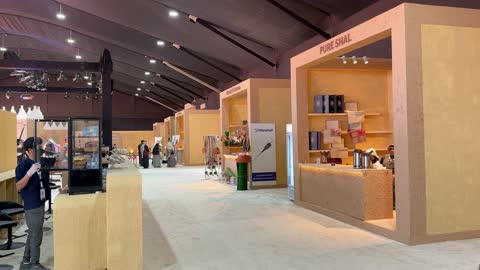 مهرجان الملك عبدالعزيز للصقور – الرياض، المملكة العربية السعودية يوم 4 من يناير 2026 ، فعالية تراثية وطنية تعكس ثقافة الصقارة السعودية، عروض ومنافسات للصقور، مشاركة واسعة من الصقارين، أجواء تراثية تجمع الأصالة والهوية، أحد أبرز المهرجانات الثقافية في المملكة
