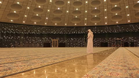 الاضاءة و الديكور الداخلي على الطراز الحديث لجامع جامعة تبوك،  المزج بين فن العمارة الحديثة والحضارة الإسلامية، مكان لأداء طلاب الجامعة العبادة والتقرب الى الله، مركز لعلم الدين الاسلامي، تحفة معمارية حديثة في قلب المدينة الجامعية بتبوك