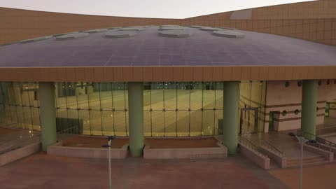 مركز لتقديم علم الدين الاسلامي، تصوير درون لجامع جامعة تبوك،  المزج بين فن العمارة الحديثة والحضارة الإسلامية، مكان لأداء طلاب الجامعة العبادة والتقرب الى الله، تحفة معمارية حديثة في قلب المدينة الجامعية بتبوك