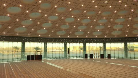 تقديم دروس ومحاضرات دينية، المزج بين فن العمارة الحديثة والحضارة الإسلامية، مكان لأداء طلاب الجامعة العبادة والتقرب الى الله، مركز لعلم الدين الاسلامي، تحفة معمارية حديثة في قلب المدينة الجامعية بتبوك، الاضاءة و الديكور الداخلي على الطراز الحديث لجامع جامعة تبوك