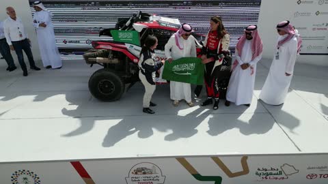 17665605203gwHfZxQ4Q