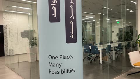 عبارات تعبيرية ملهمة واقتباسية فى بيت الثقافة فى الدمام بالمنطقة الشرقية، المملكة العربية السعودية، مكتبة الدمام العامة  ، معلم ثقافي ومعرفي يعزز الإبداع والفنون، فعاليات ثقافية ومجتمعية متنوعة، مساحات للمعارض وورش العمل، أنشطة تعليمية وتفاعلية لجميع الفئات، بيئة ملهمة تجمع الثقافة والمعرفة والفن.